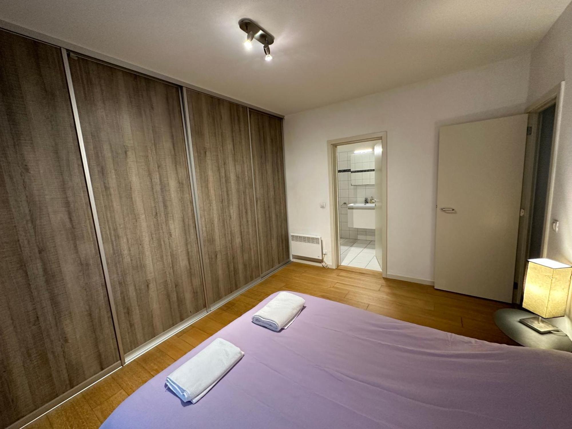 3 Bedroom Apartment In City Center With Balcony View Брюксел Екстериор снимка